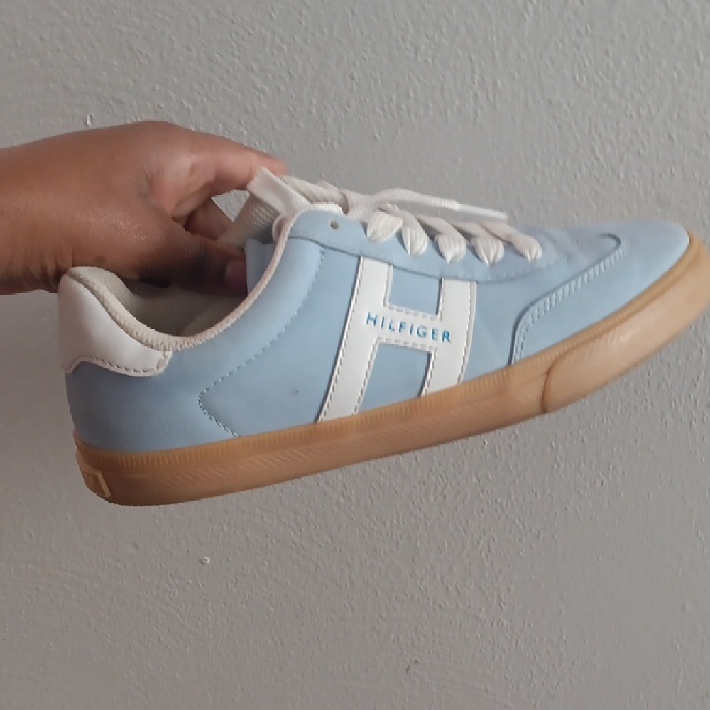 Tommy Hilfiger Light Blue and White Women's Casual Sneakers